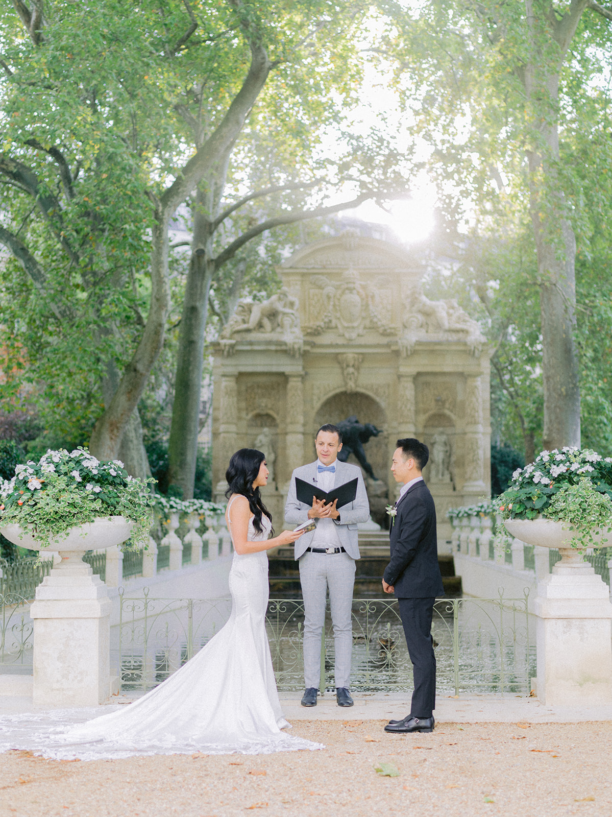 Couple getting married at the Luxembourg Gardens in Paris